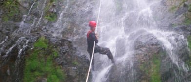 belize waterfall rappelling